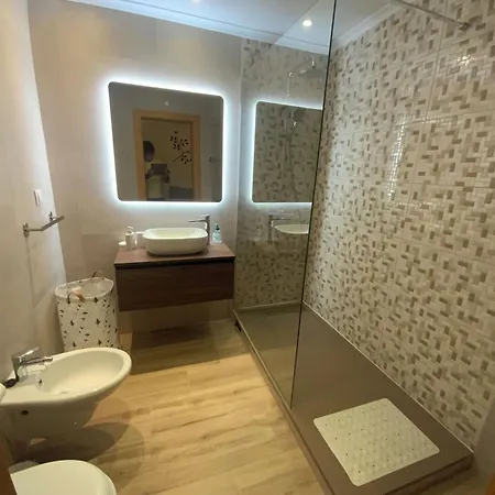 Luxury Ground-floor 5 Stars, 2 Bedrooms, 2 Bathrooms, Free Wifi Appartement *